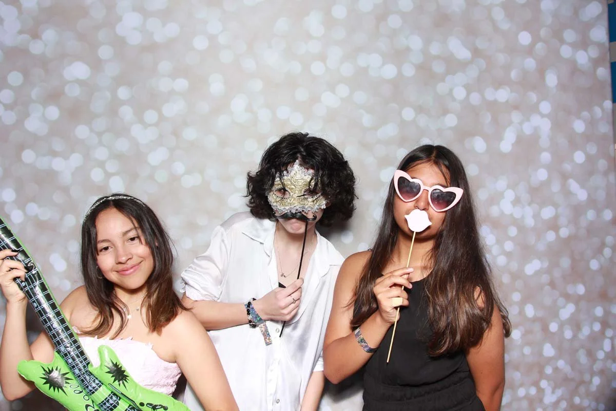 Bokeh-and-Birch-photoboothVRA-8th-Grade-Dance-213.jpg