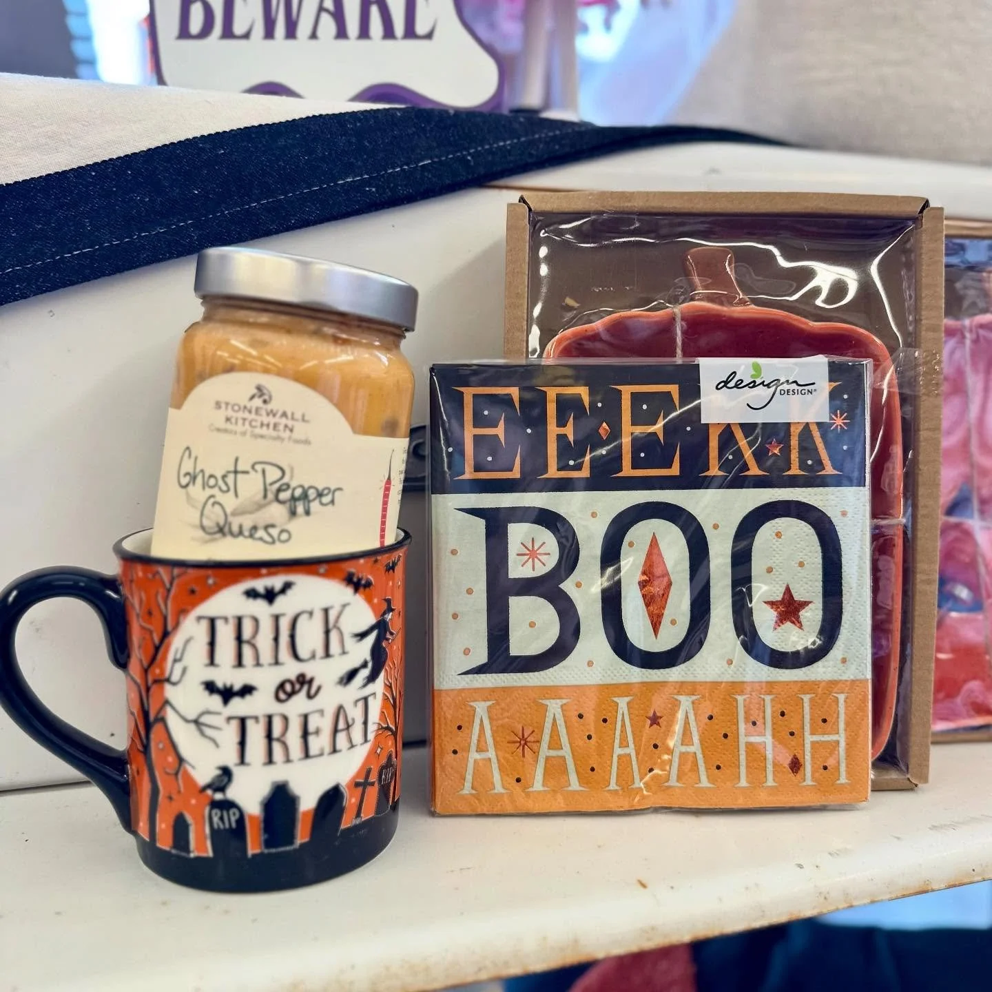 EEEEKKKK
BOOOOOO
AAAHHHH

It&rsquo;s Halloween decor time! We&rsquo;ve got just the right amount of cuteness to make the season fun!