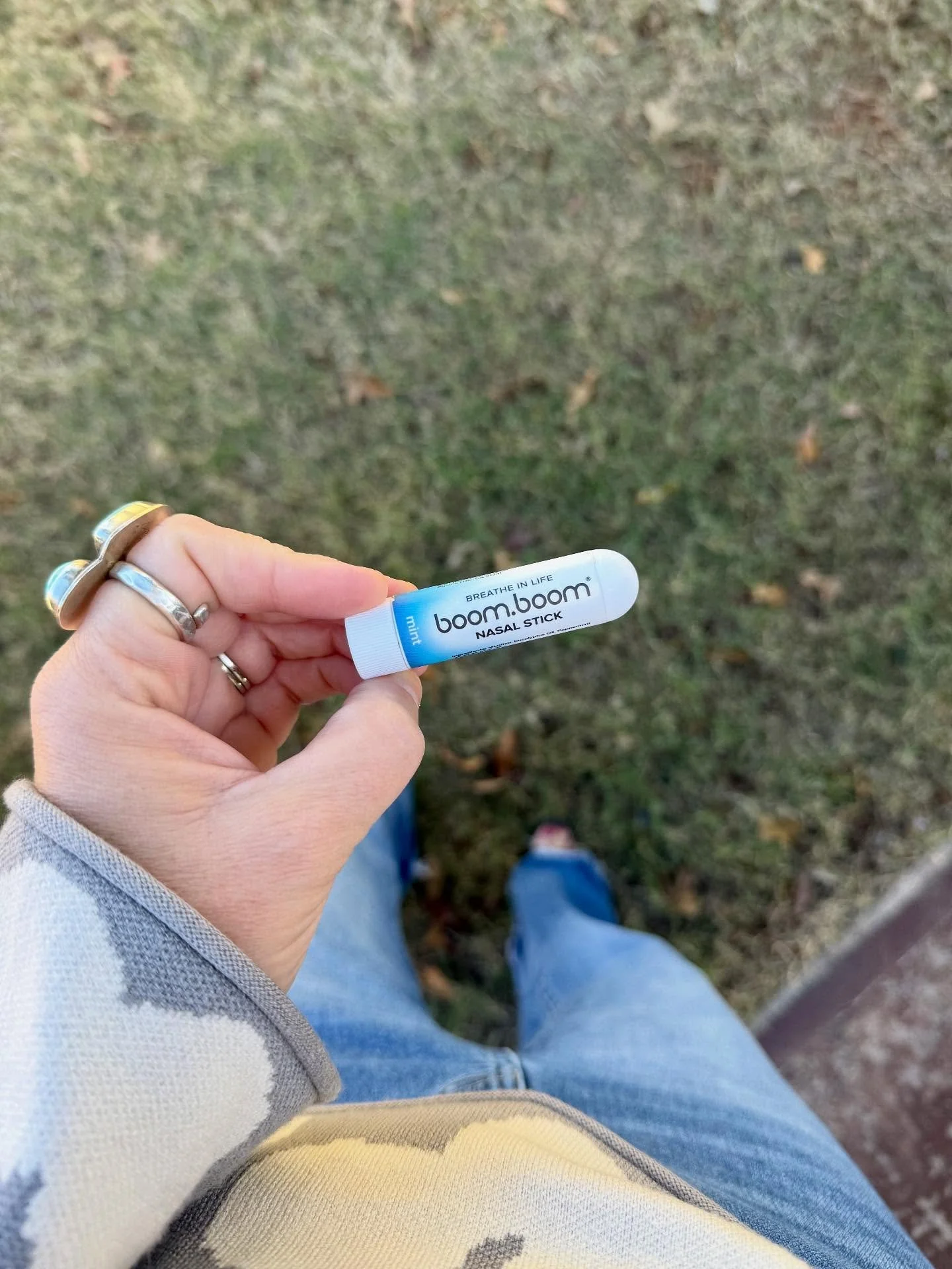 It&rsquo;s Monday&hellip; we all need a boost. 
Here it is and it fits in your pocket! If you haven&rsquo;t tried the new Boom Boom sticks you need to. A natural way to encourage nasal breathing. Delivering powerful effects of essential oils to your 