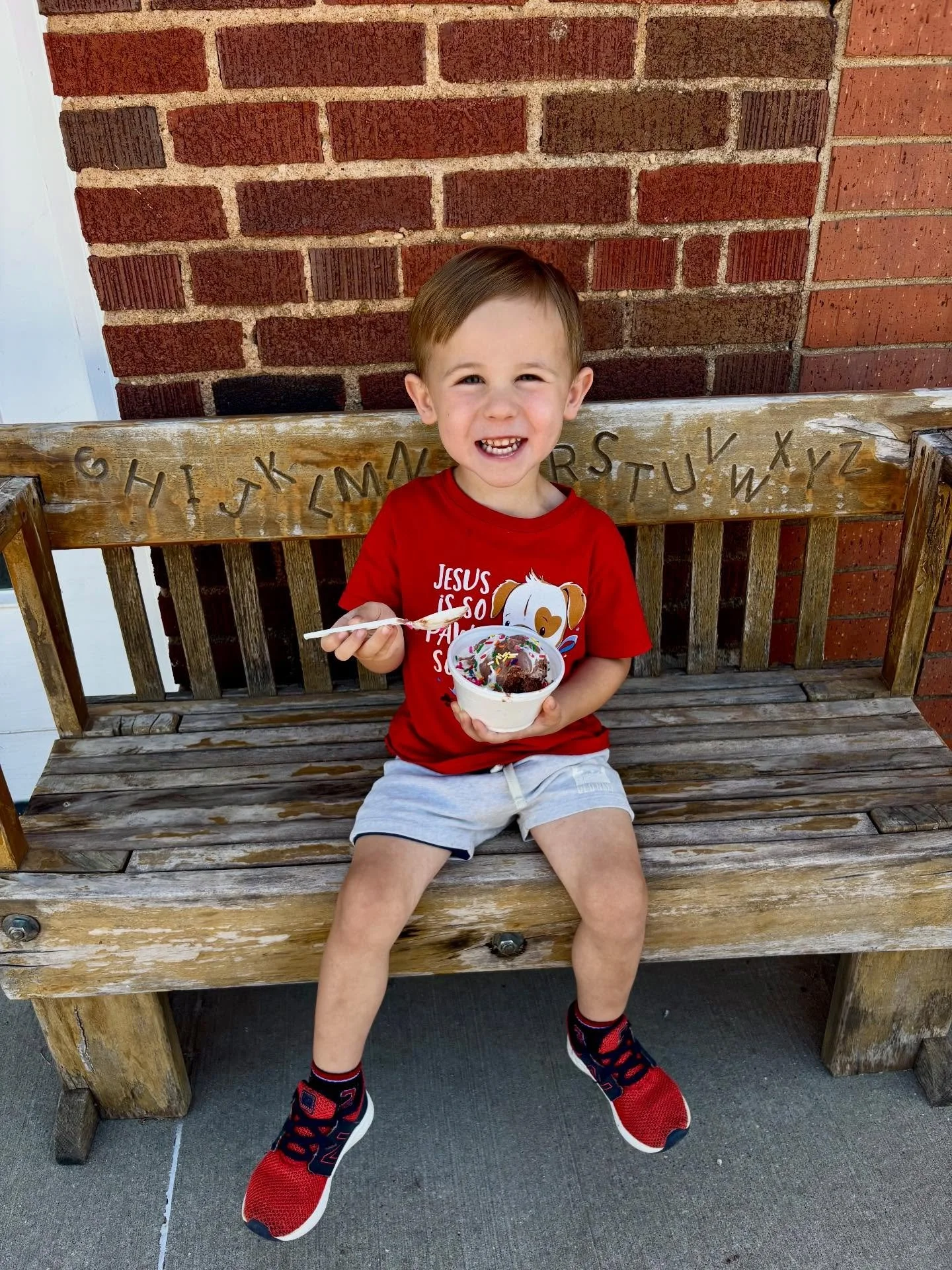 Rush Hooper knows how to make it a good day! He got a Jack and Jill with sprinkles ❤️

What a cutie, thanks so much for sharing!