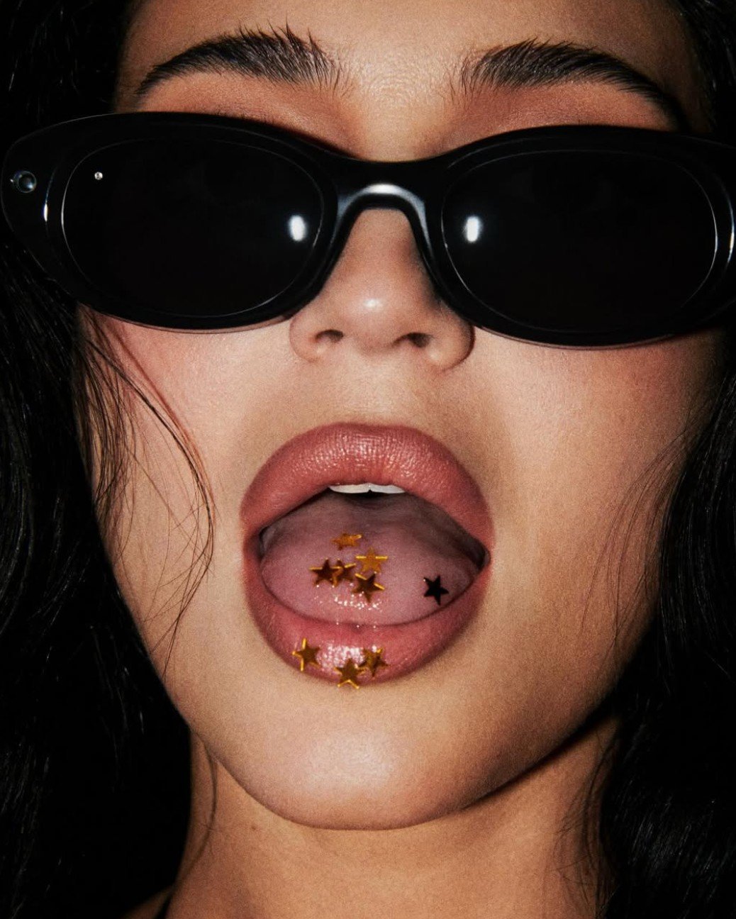 Close-up of the Meta Glasses by Kylie oval frame