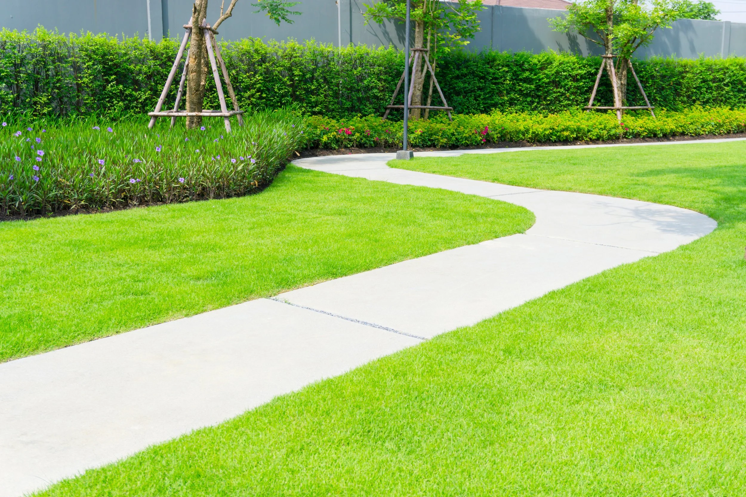 What to Look for in an HOA Landscaping Contract in Frederick, MD