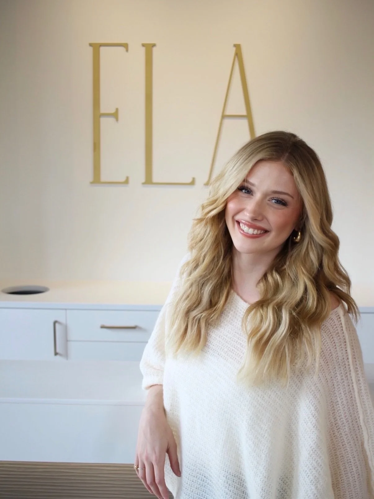 Introducing, Natalie 🤍

Natalie joined our team in June and it was such an effortless transition that the past 3 months flew by.

She brings a refined talent for blondes, brunettes, and flawless k-tip &amp; hand-tied extensions. Natalie also has a p