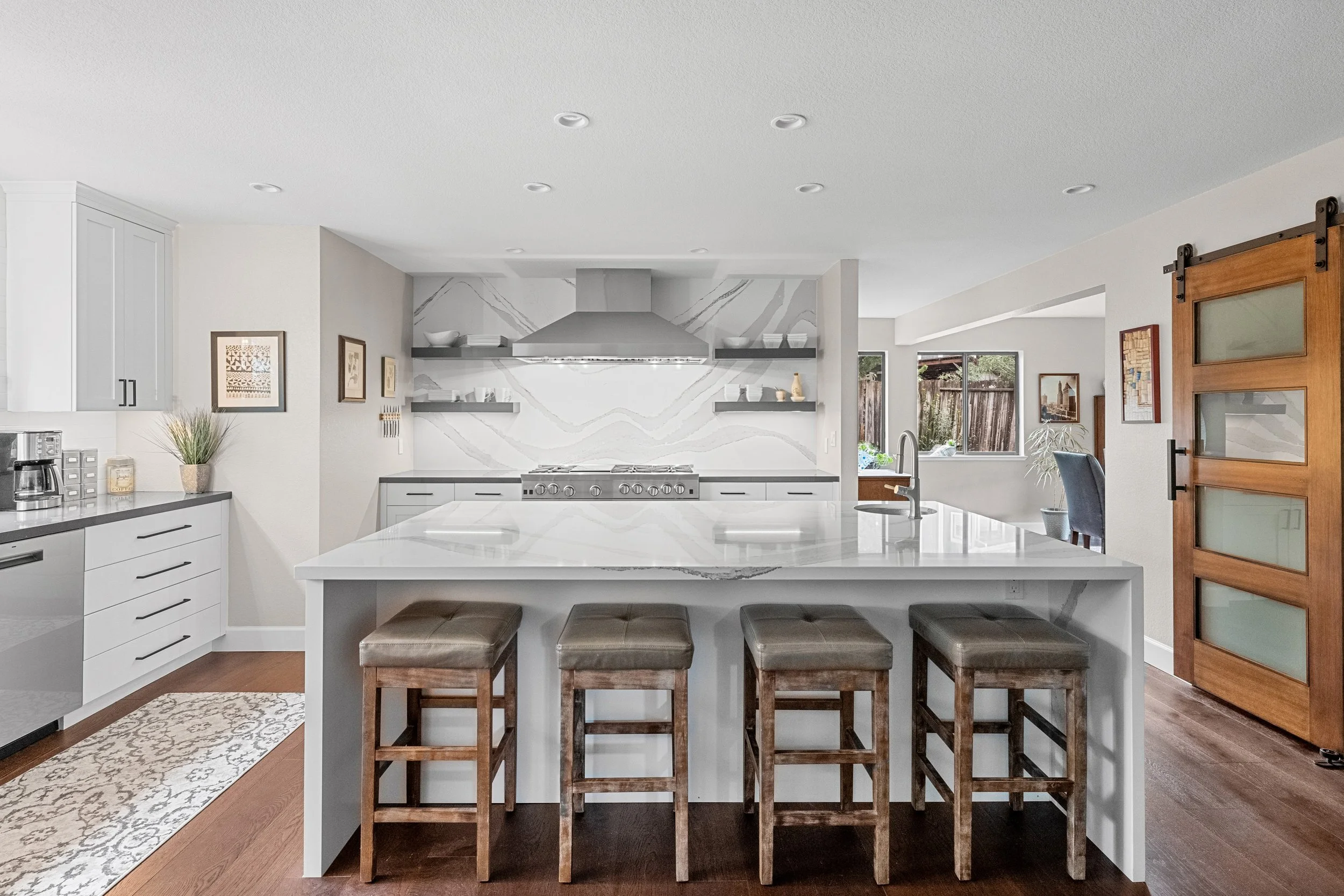 How to Bring Peace and Luxury into Your Home