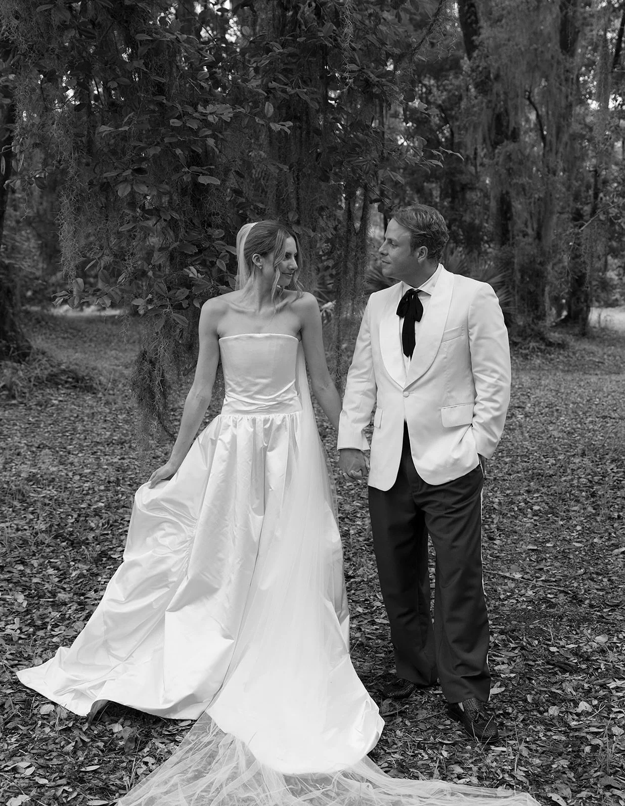 A wedding that perfectly balanced romance with modern design.

Hosted in a rental backyard on Hilton Head, South Carolina, we built this celebration from the ground up&mdash;every detail reflecting Hannah &amp; Drummond&rsquo;s chic, design-forward v