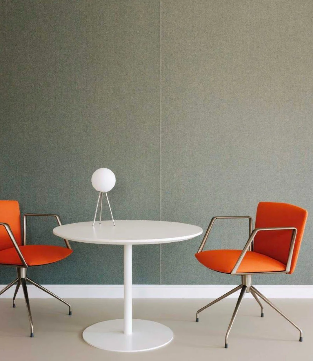 Lately, ECOrange FLAT has become one of @Slalom.acoustic popular finishes&mdash;and it&rsquo;s easy to see why. Its clean, architectural look makes it incredibly versatile.

For this recent photoshoot, Slalom paired ECOrange FLAT with a Spigato finis