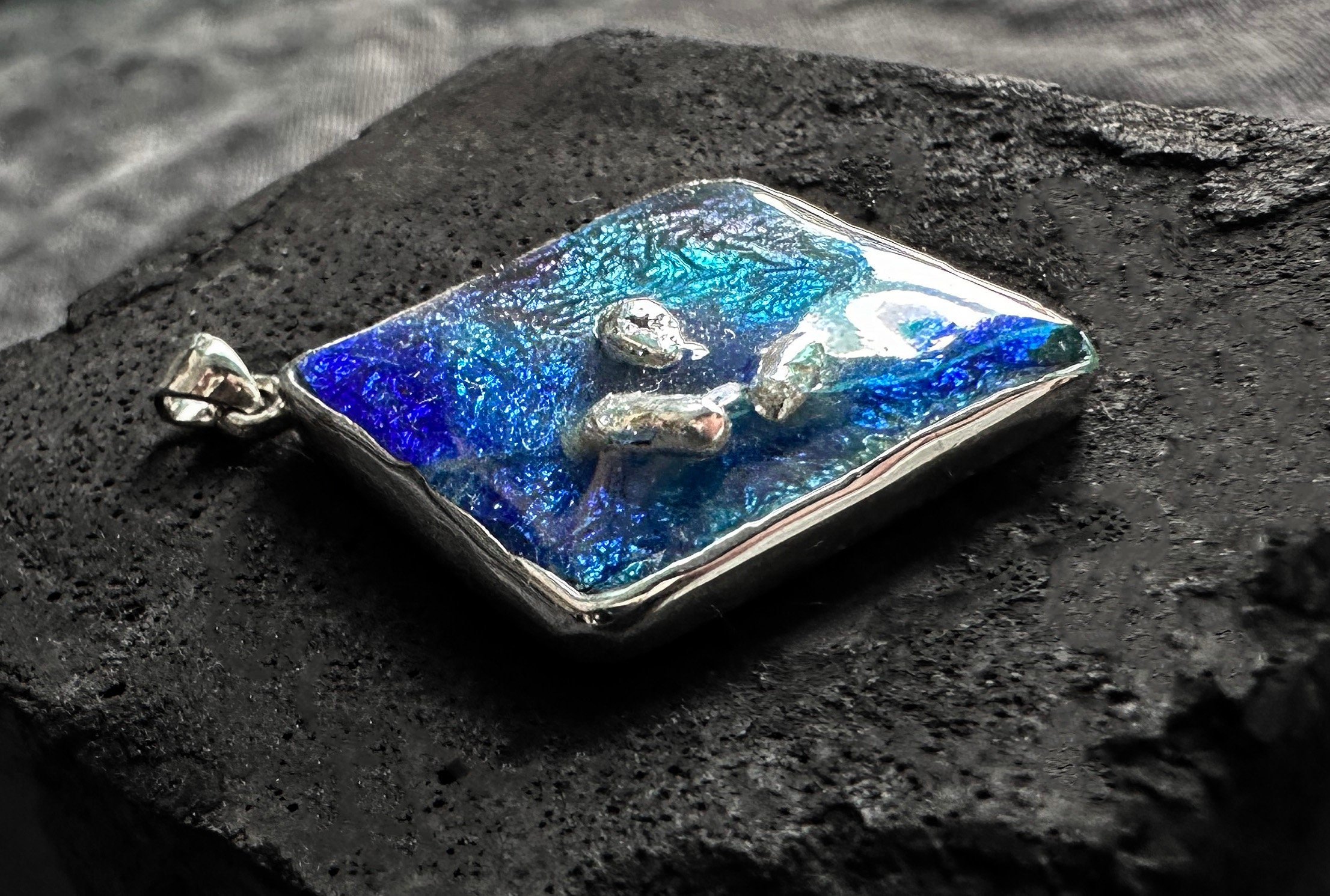 https://i.etsystatic.com/15884662/r/il/7b9142/5965162537/il_fullxfull.5965162537_mpio.jpg