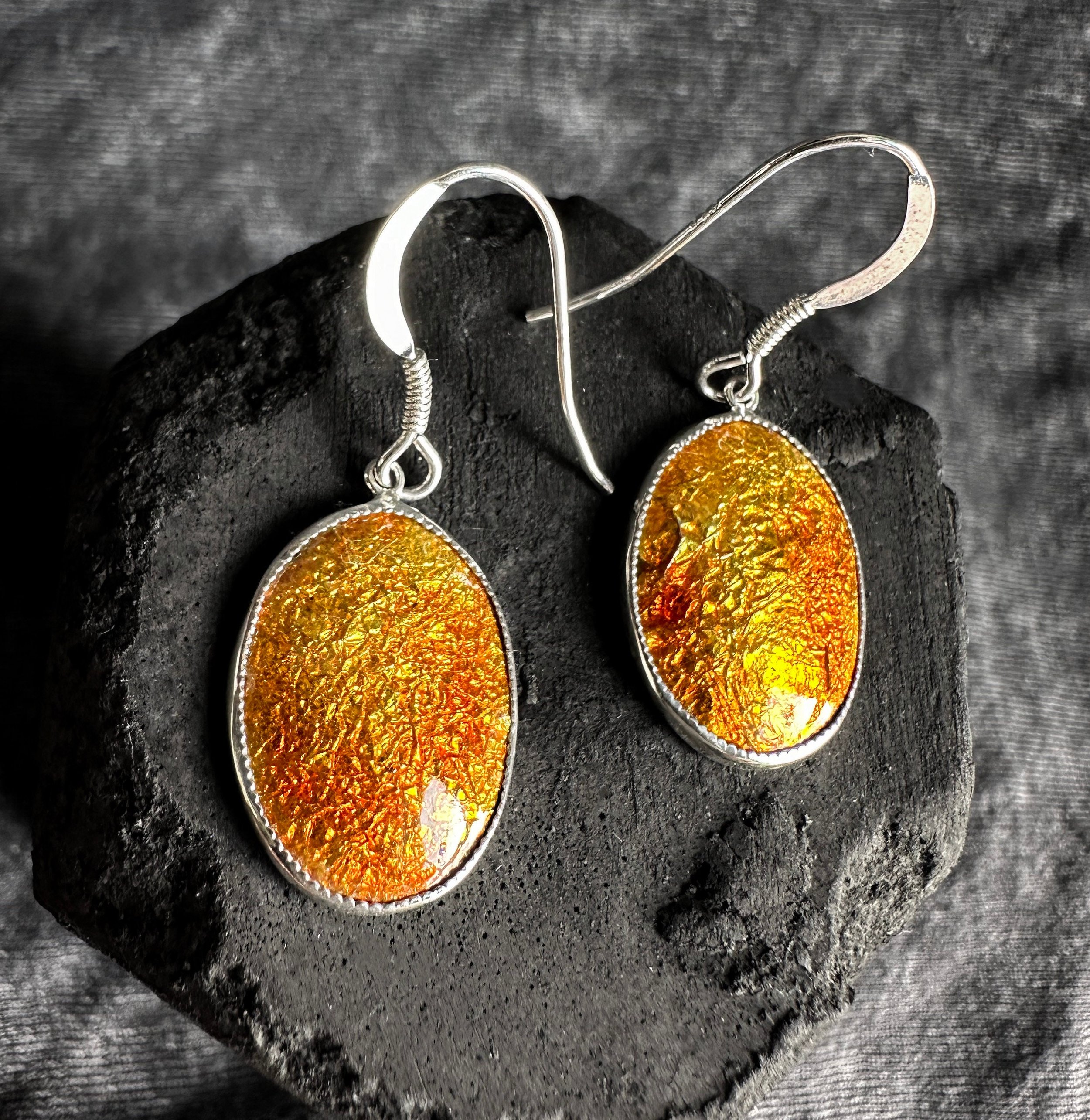 https://i.etsystatic.com/15884662/r/il/6de1b6/5830386388/il_fullxfull.5830386388_hvuu.jpg