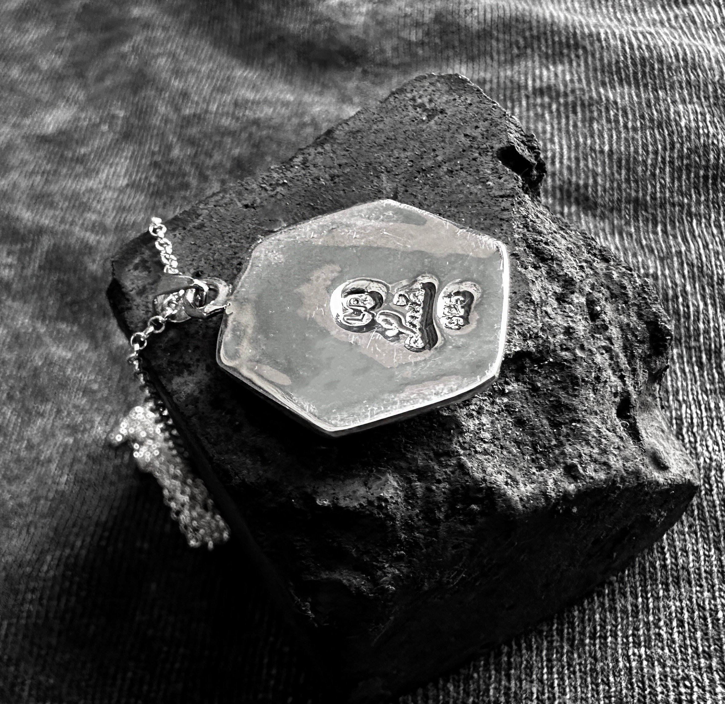 https://i.etsystatic.com/15884662/r/il/c00f24/5878199907/il_fullxfull.5878199907_bm1w.jpg
