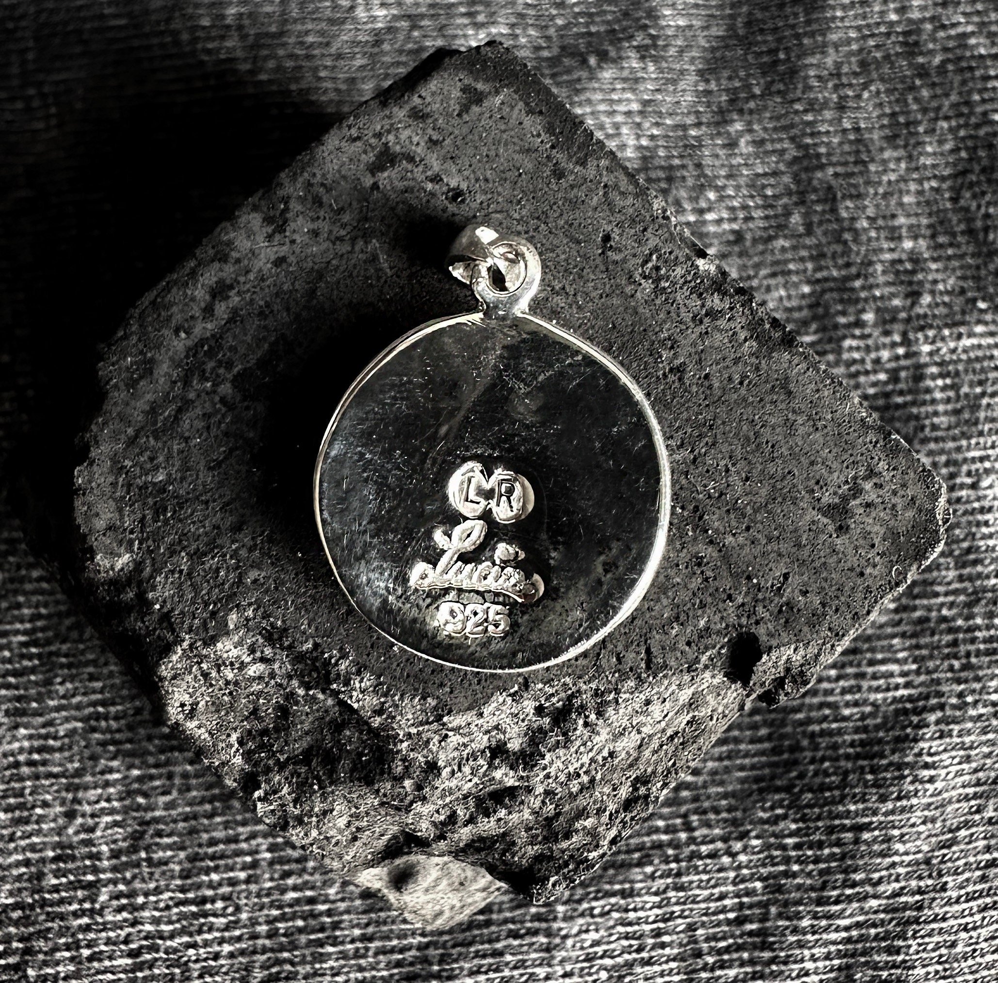 https://i.etsystatic.com/15884662/r/il/af311b/5830101130/il_fullxfull.5830101130_hebe.jpg