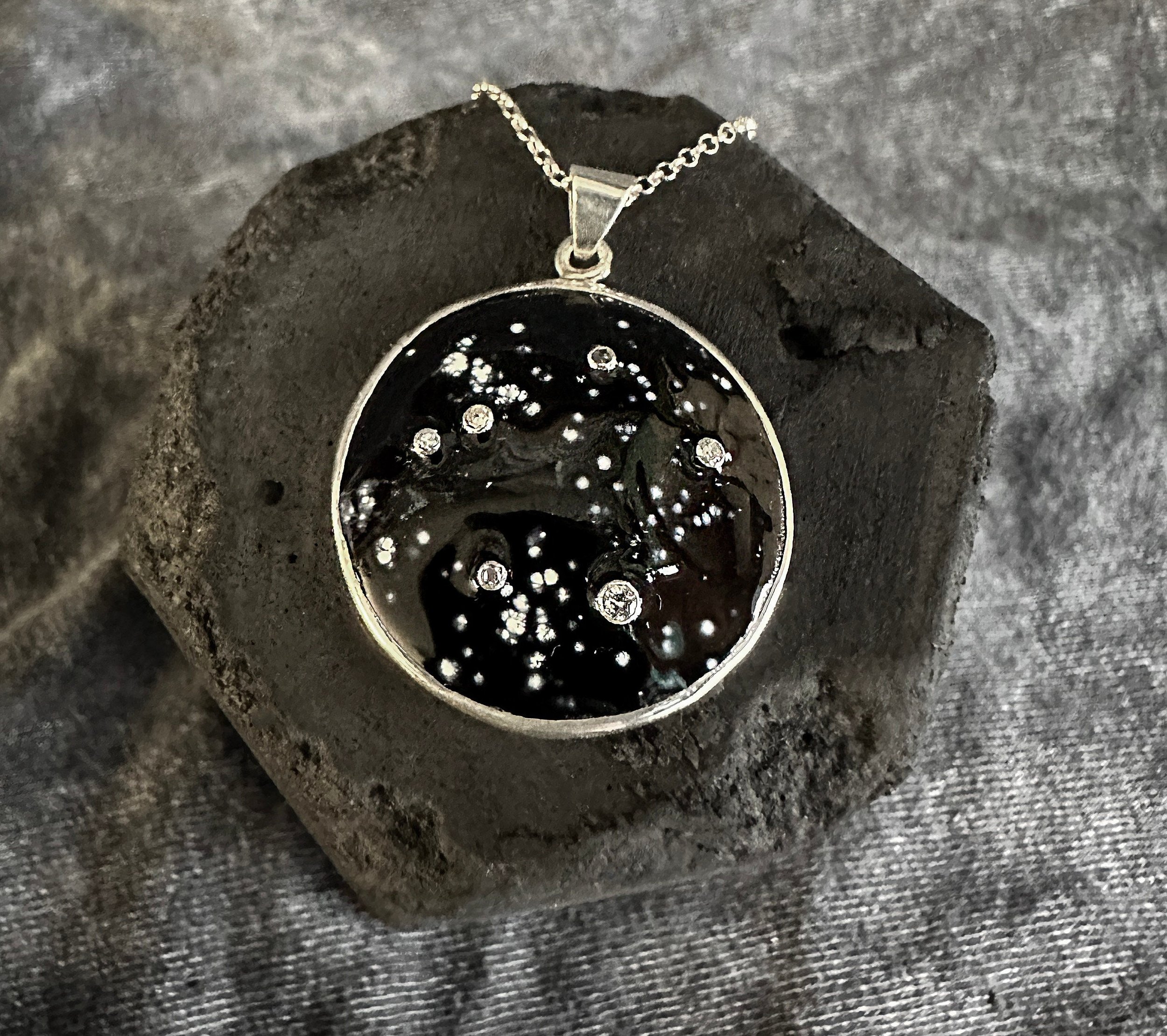 https://i.etsystatic.com/15884662/r/il/d27159/5823799552/il_fullxfull.5823799552_oa4p.jpg