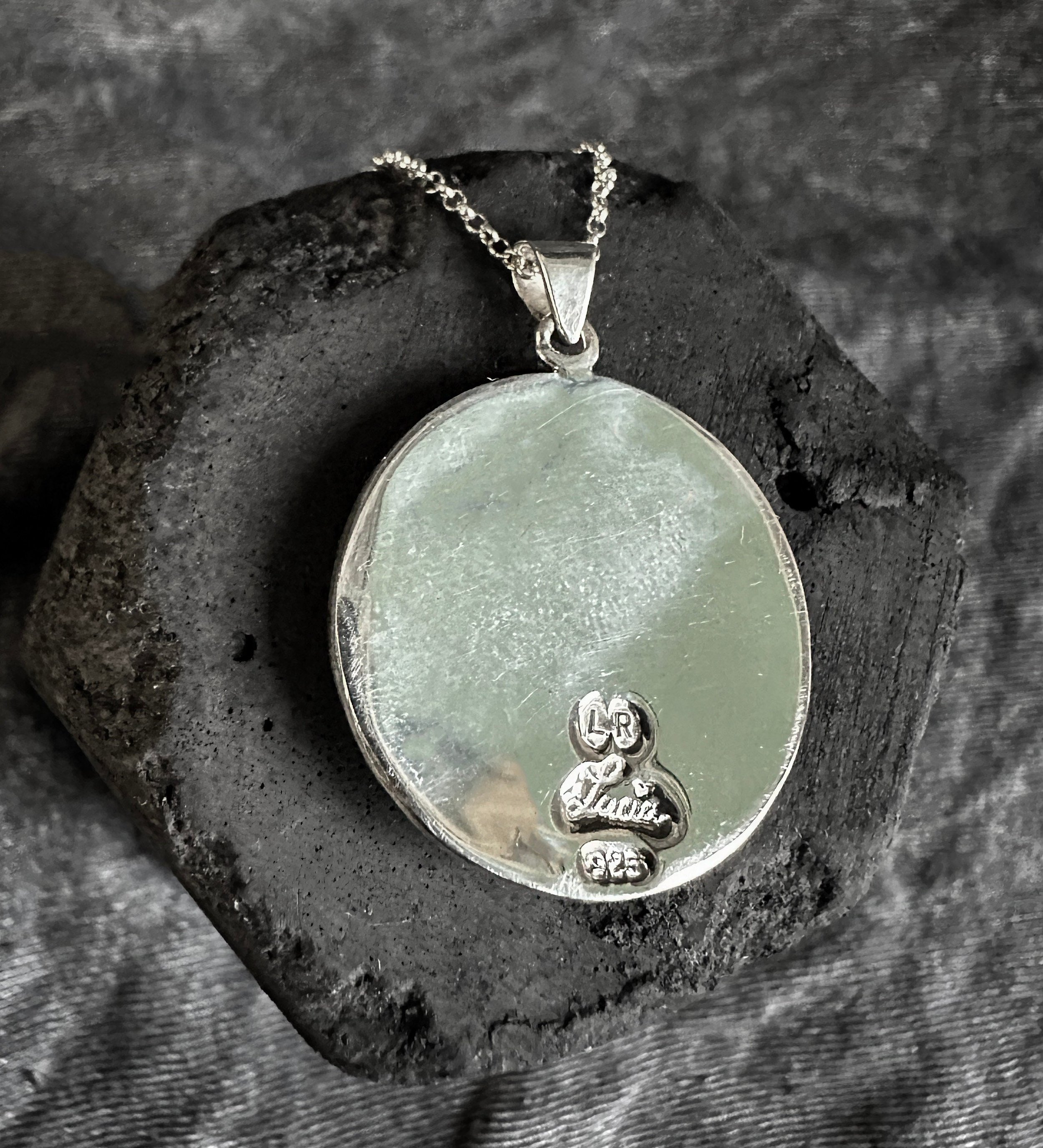 https://i.etsystatic.com/15884662/r/il/2b1b00/5823799624/il_fullxfull.5823799624_rxr2.jpg