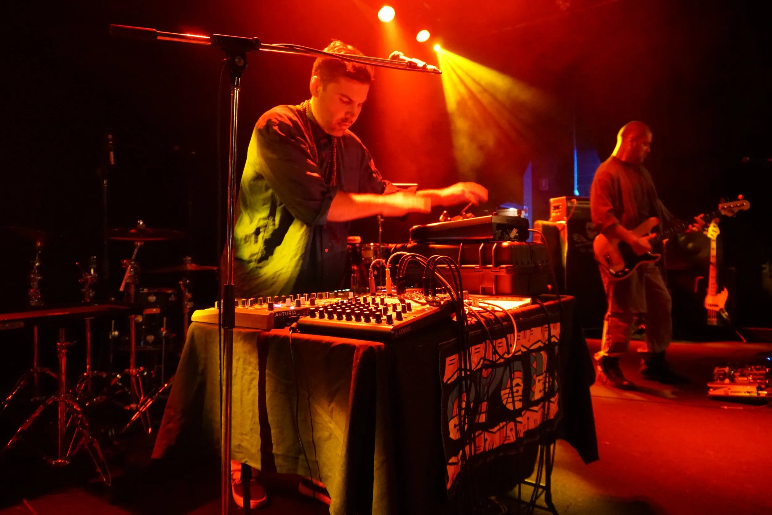 Oyobi Live-Metro.JPG