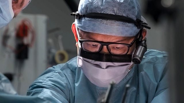 SURGEONS: AT THE EDGE OF LIFE (S8)