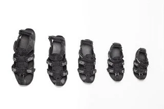 the-shoe-that-grows-children-poverty-bigger-strides-designboom-2.jpeg