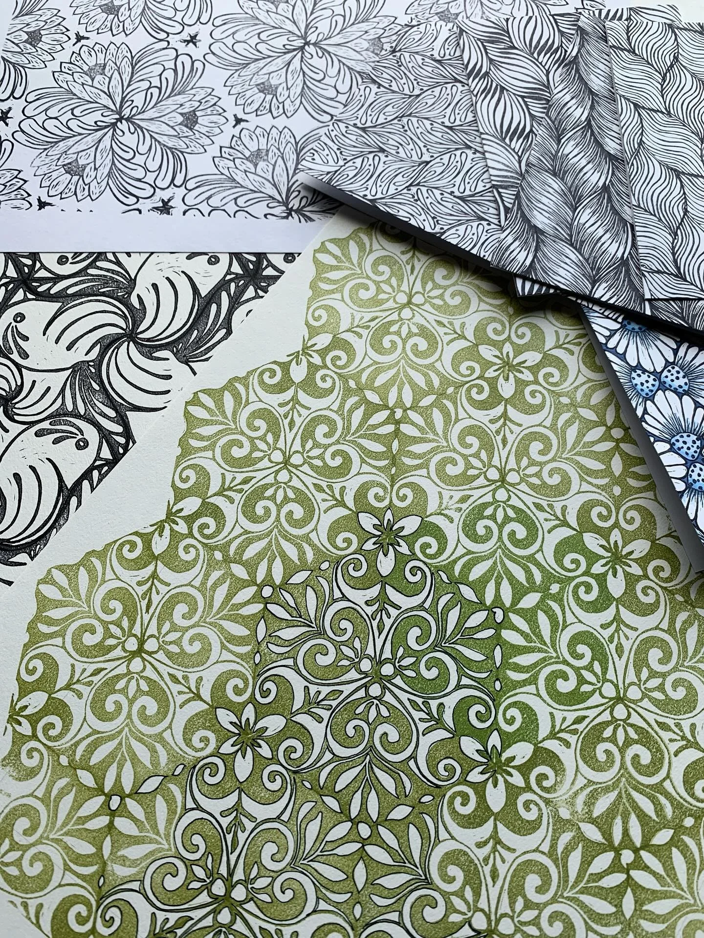 On my desk today: a very small portion of what I am working on!  Do you work on multiple pieces at the same time?  Or do you prefer to finish one before starting the next?
#martaharveyart #printmaking #handcarvedstamp #penandink