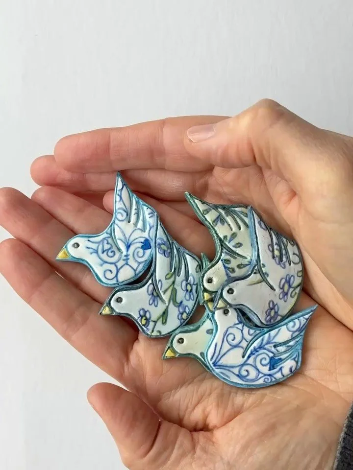 These also work now.  I was a bit disappointed that the ink I used for outlining the designs ran when I varnished them.  Still, I know these work together, too. 

I added the original printing of the stamp, as I only made six birds.

#martaharveyart 