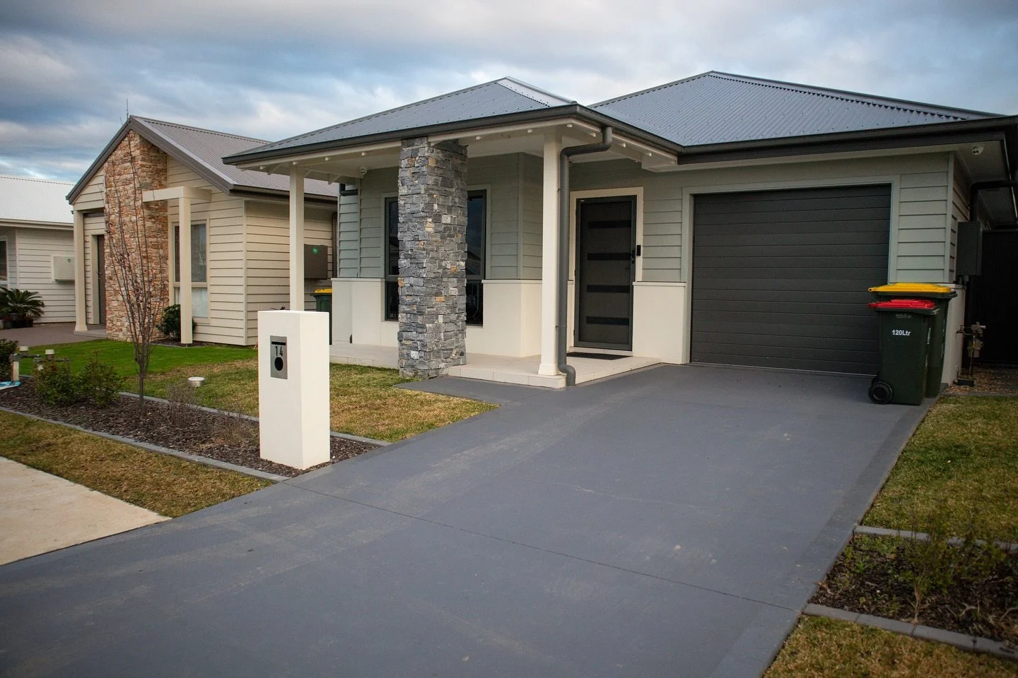 Some more close up&rsquo;s of some completed Driveways for a whole street of #arcadiandriveways 👏