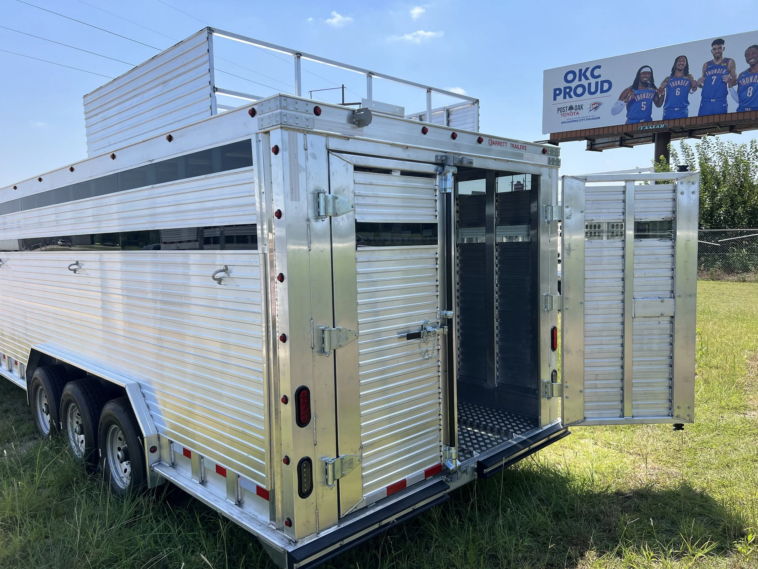 Barrett Trailers custom aluminum gooseneck cattle trailer