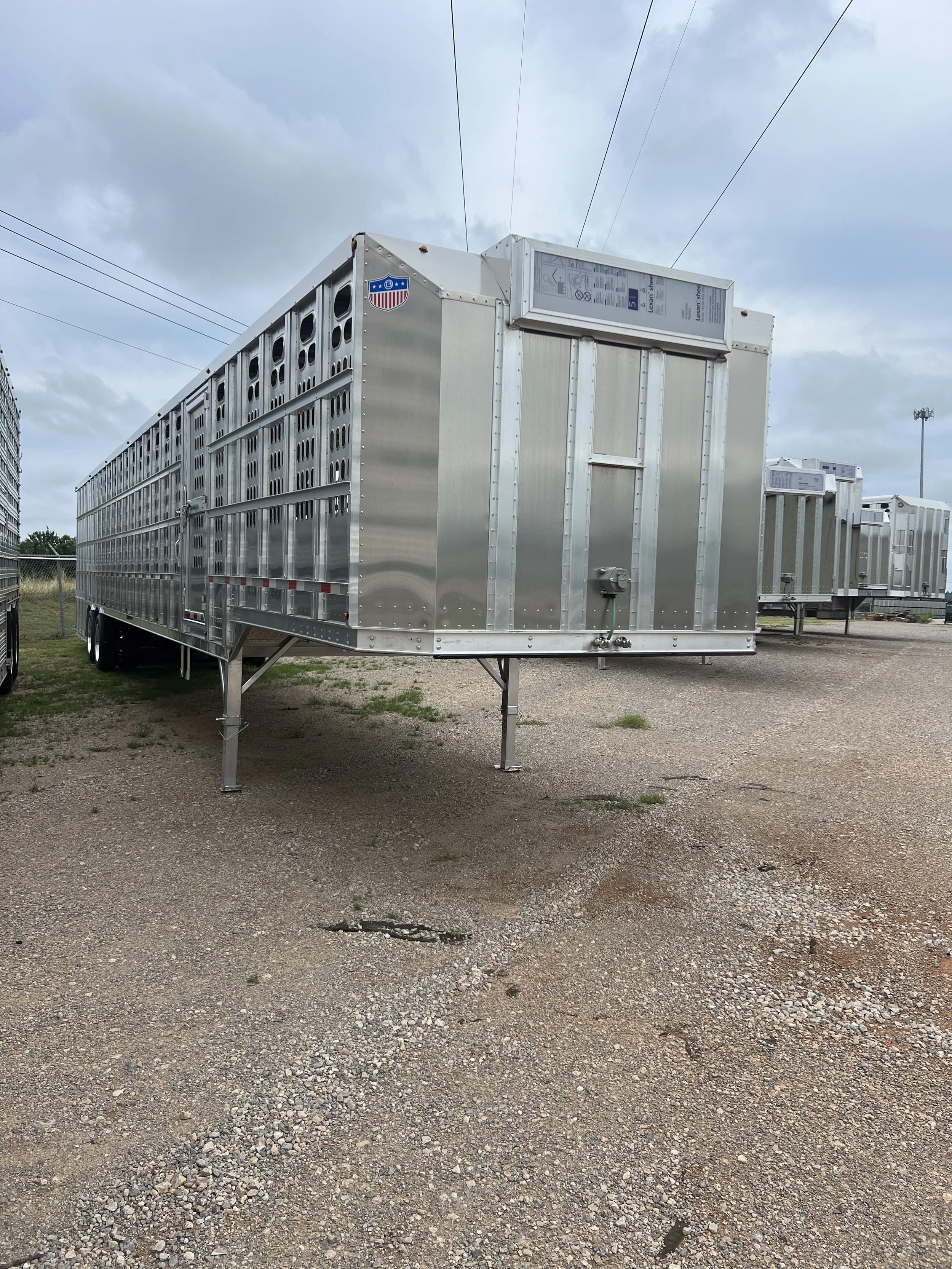 Barrett Trailer Groundload Trailer for Hauling Livestock in the midwest