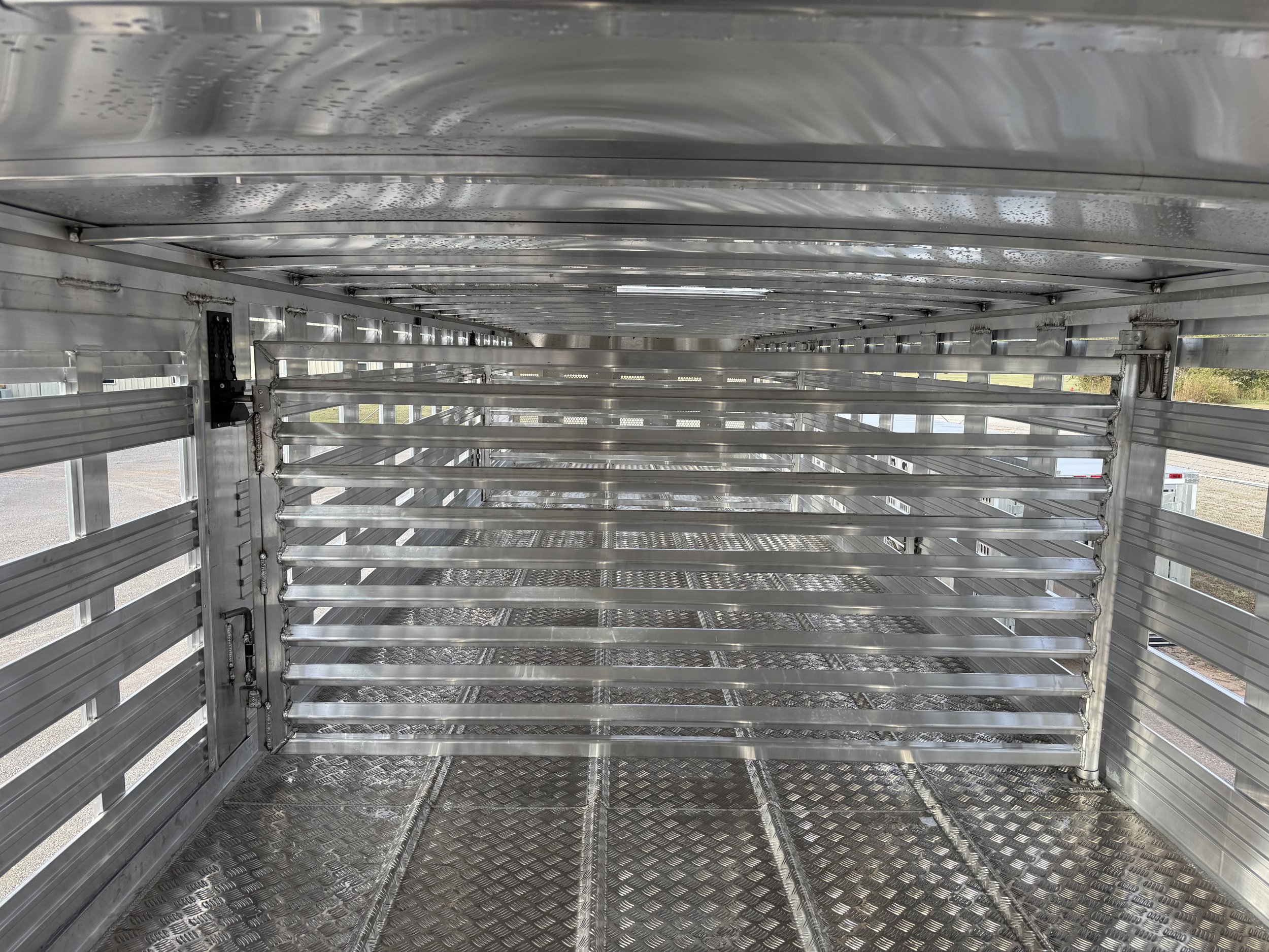 Double-Decker Hog Trailer - 53 x 102 - 5.jpg
