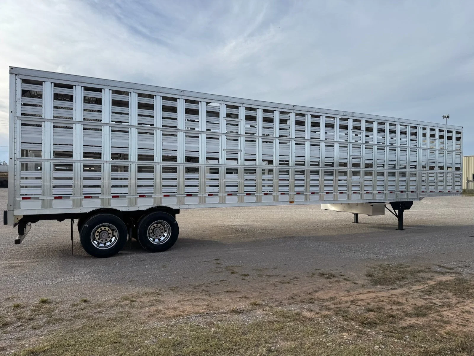 Double-Decker Hog Trailer - 53 x 102 - 2.jpg