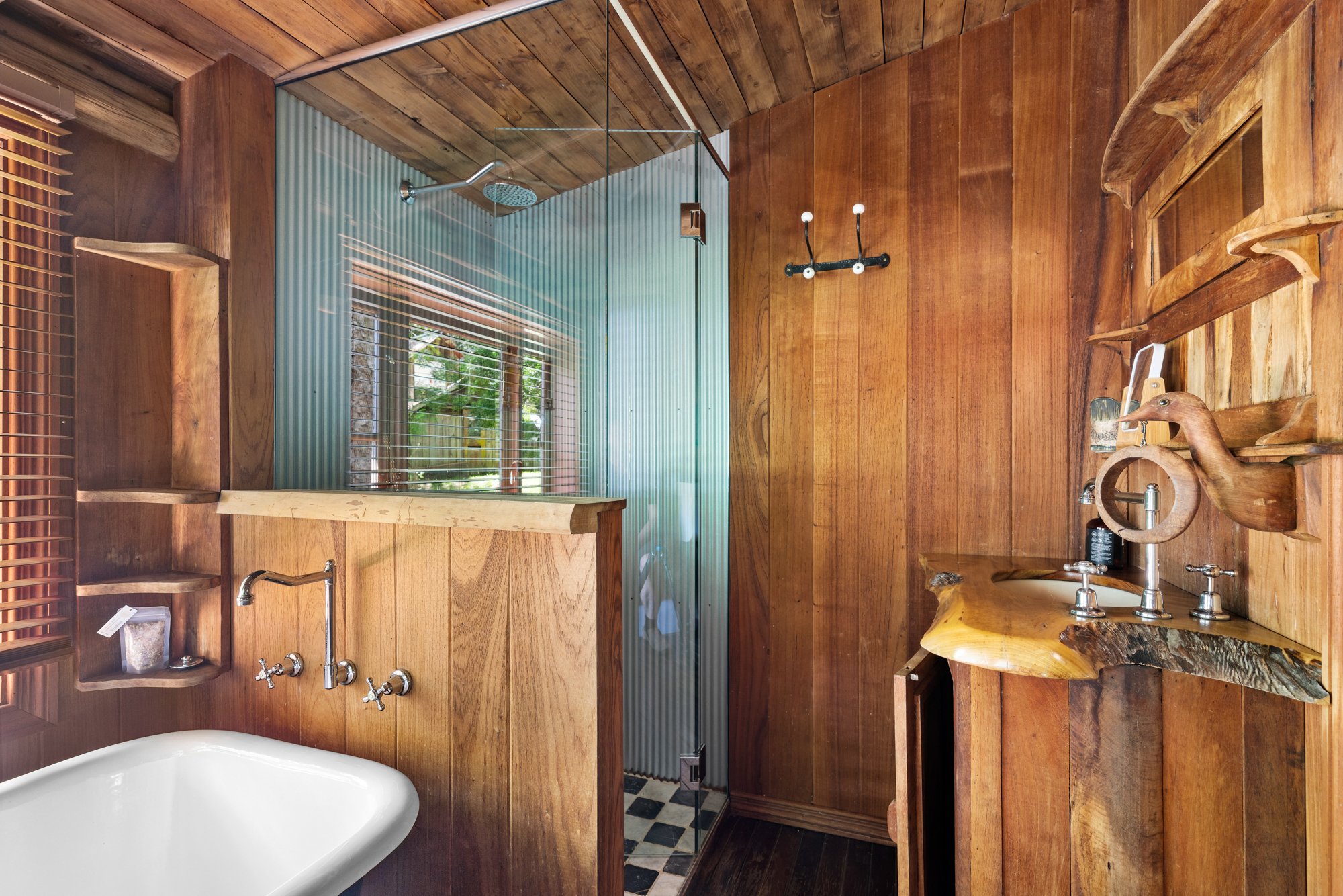 Brush Creek Road Property - AirBnB -12-2.jpg