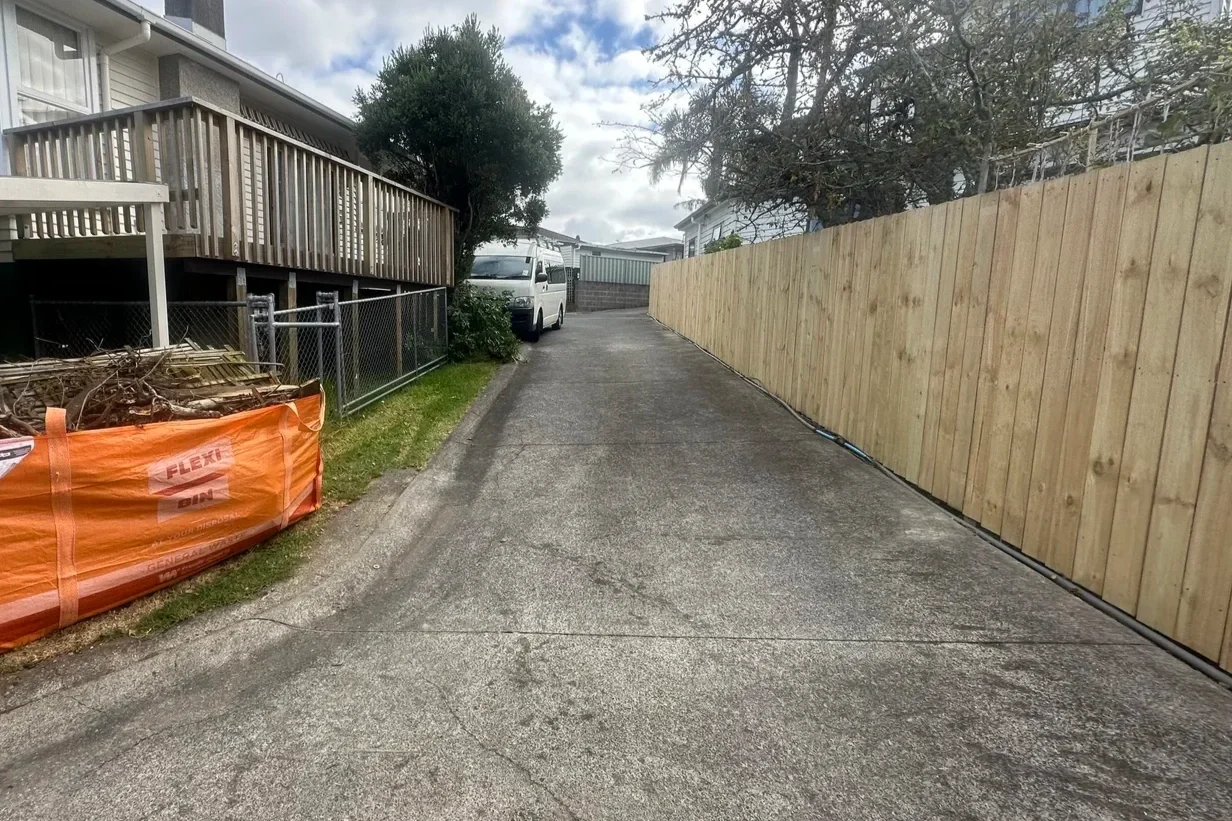 Completed 25 metre timber fence replacement in Pakuranga by Handyman Botany
