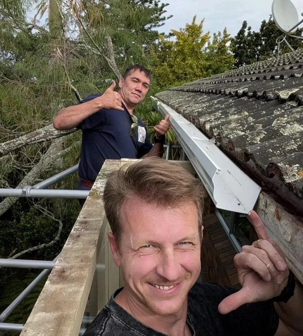 cleaning and roof maintenance in East Auckland - Handyman Botany working on site