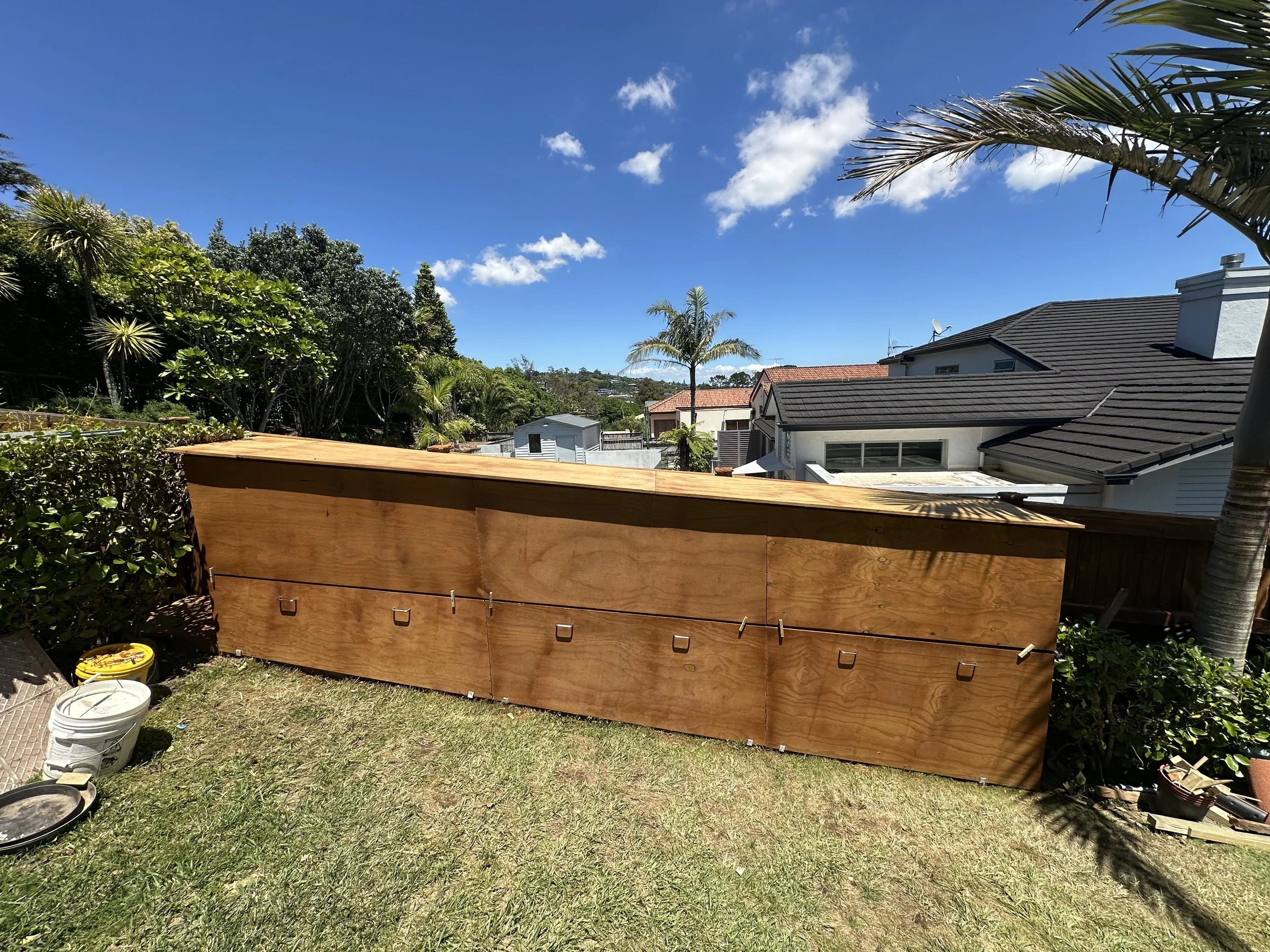 Custom Garden Storage & Outdoor Shed Solutions 🏡🔧
Need more space for garden tools and outdoor equipment? We design and build custom storage solutions and small sheds to neatly store tools, materials and household items. Professional carpentry and 