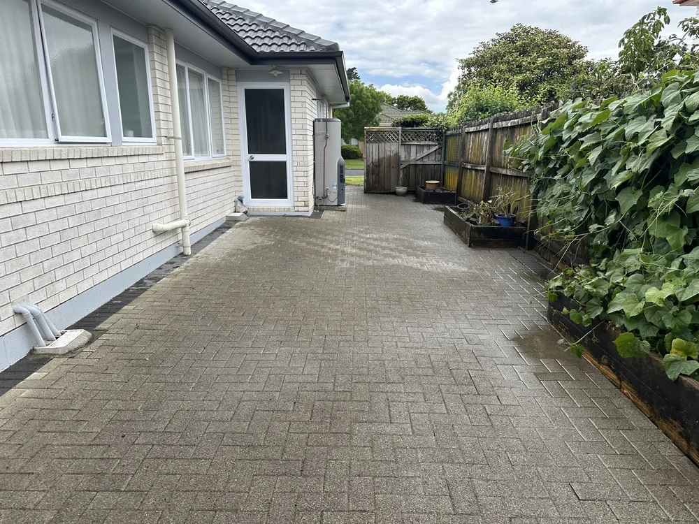 Clean paving after commercial water blasting in Golflands by
Handyman Botany