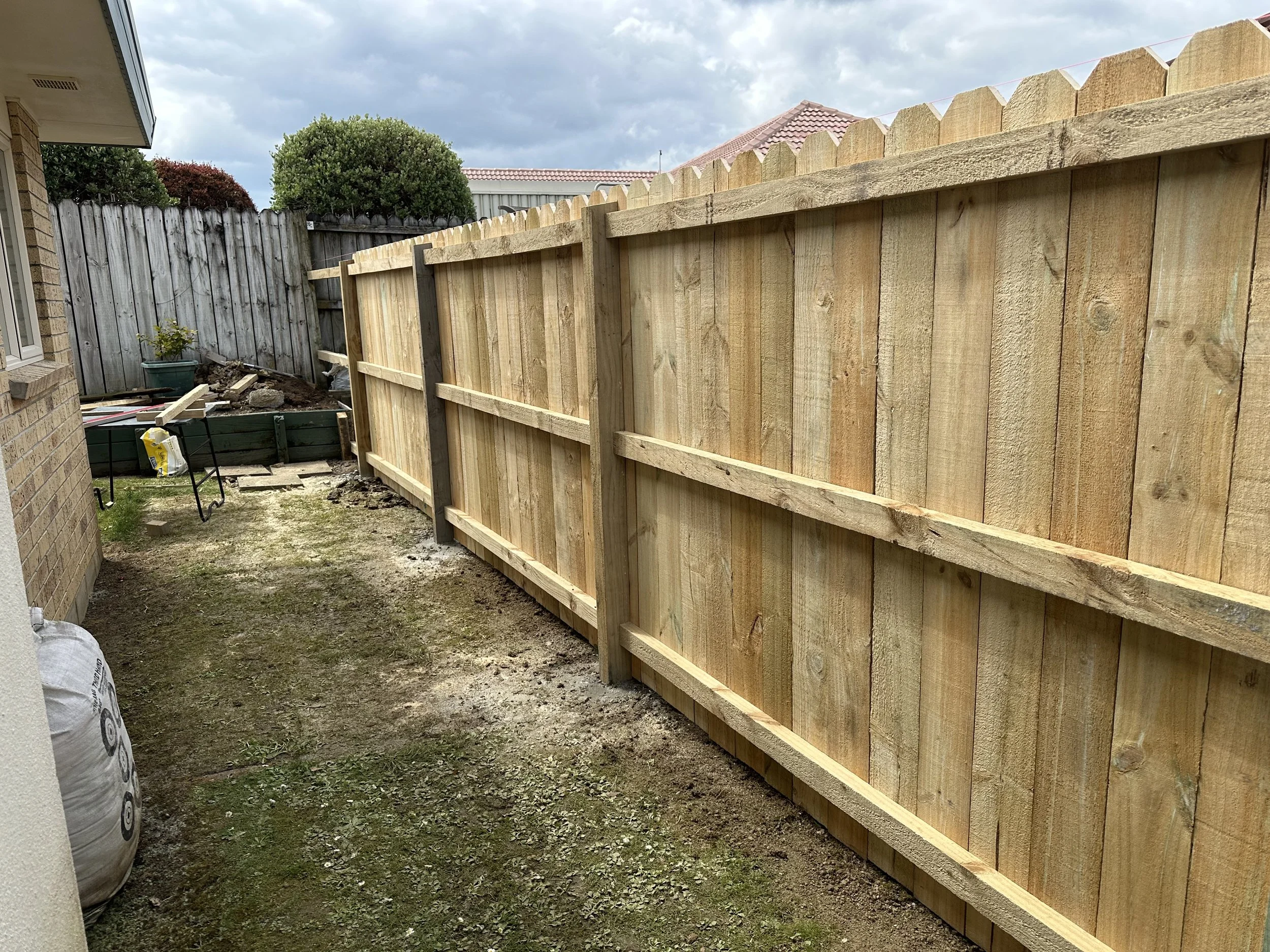 New timber fence installation completed – Flat Bush handyman Botany