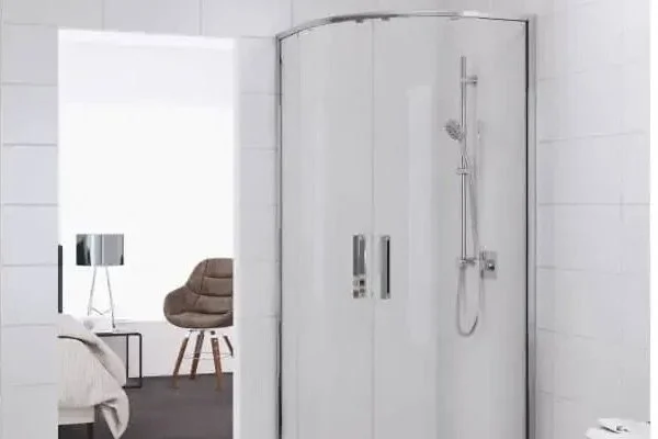 Handyman East Tamaki repairing a shower door and bathroom door for a residential home
