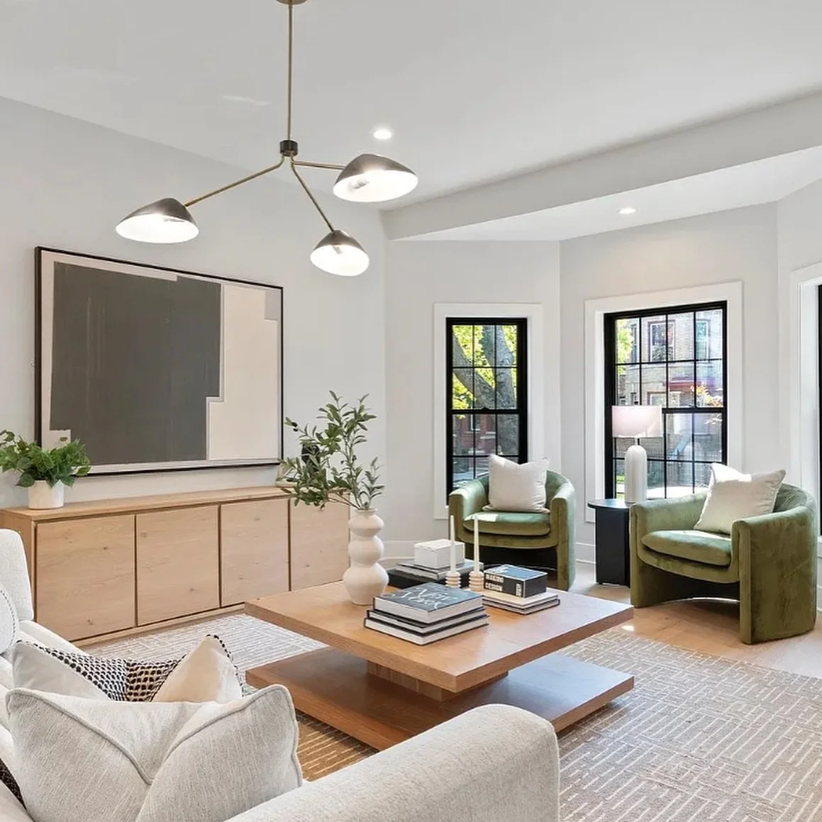 Been having a time digging my heels into some fun design projects, had to share our most recent staging 😍 This cutie sold in a weekend! 
Also, we&rsquo;re having a warehouse soon, rugs, art, furniture, accessories..lighting ect. More details to come