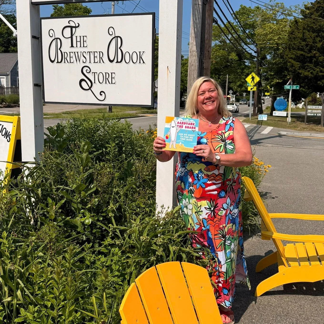 A friendly reminder that your local bookstore can usually order Aardvark the Shark if they don&rsquo;t already have it on the shelf 💙📚 Just message me if you know of a store that would make a great home for Aardvark and his friends 🌊🩵

Supporting
