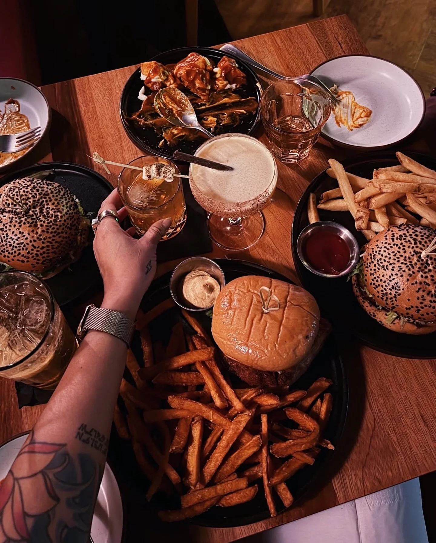 A night out with the girls 👯&zwj;♀️
📸: @iamjoportia