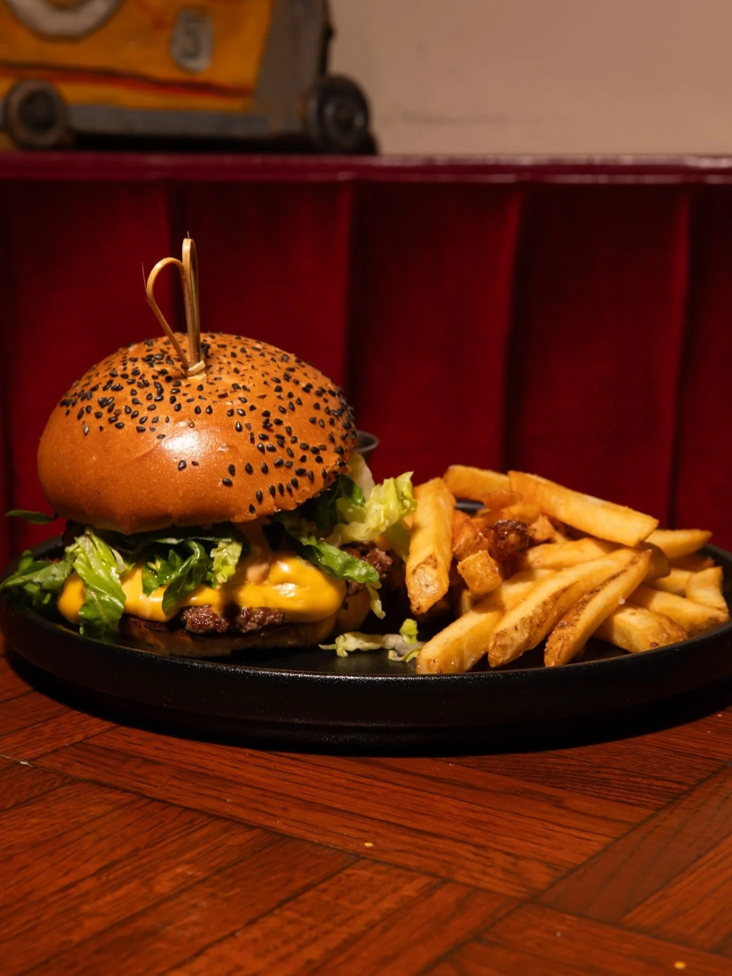 Dear lord give me the strength to not eat this burger more than once a week 🍔 🙏🏼