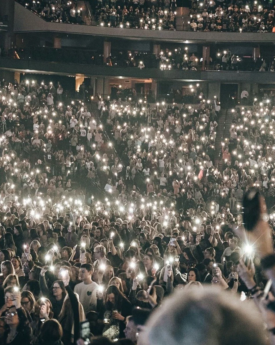 The audience during the KINRGY segment on Oprah's 2020 Vision Tour.