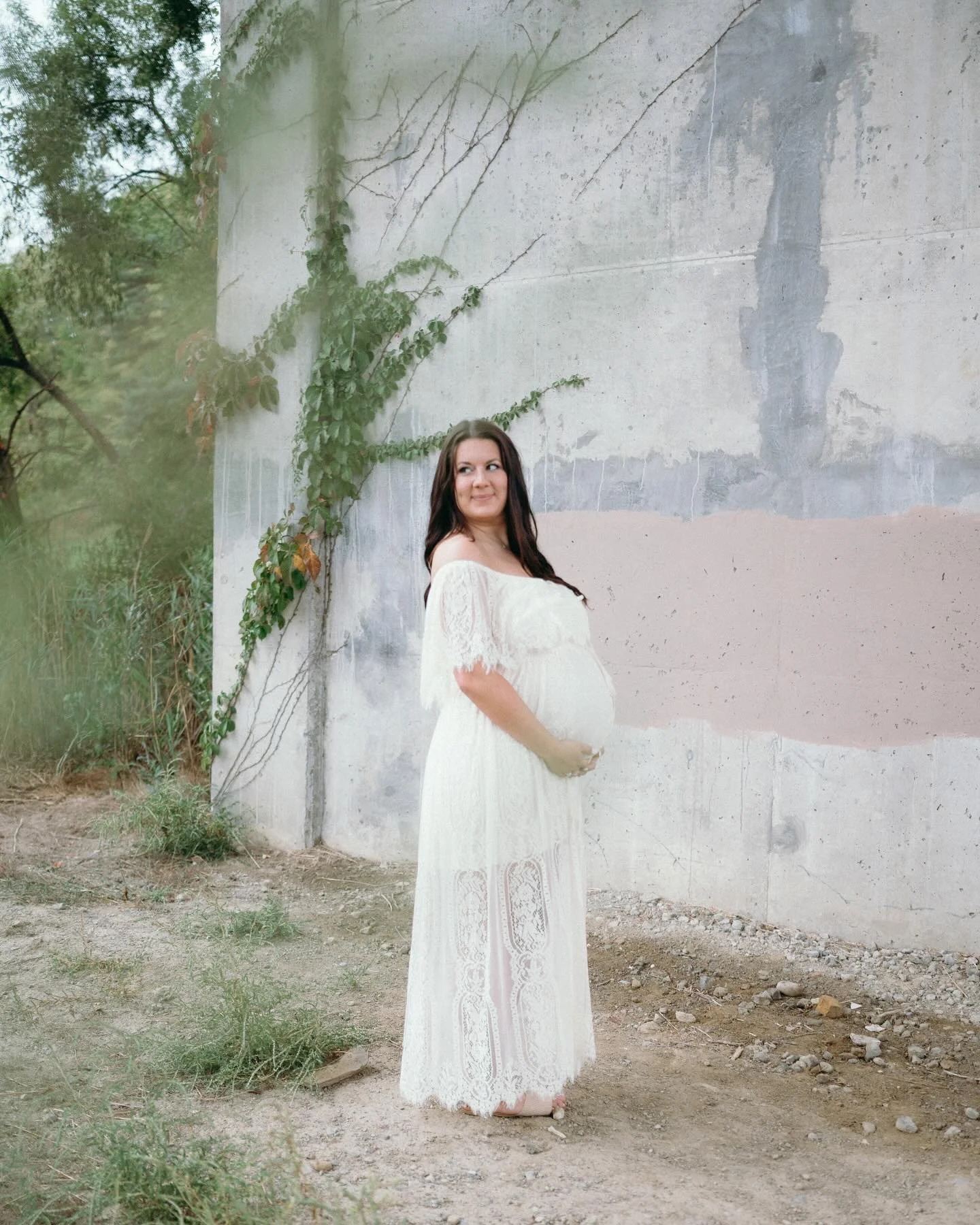 A little maternity shoot for the beautiful momma to be @elainatatro94! I already know you and Chad are going to be such amazing parents 🤍🤍🤍🤍🌸 so excited to meet her!