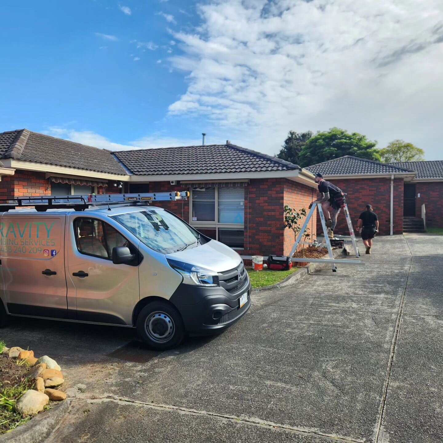 The team getting fascia and gutter renewals done right. Hit us up to bring some life back to your gutters and fascia #gutters #fascia #melbourneroofing