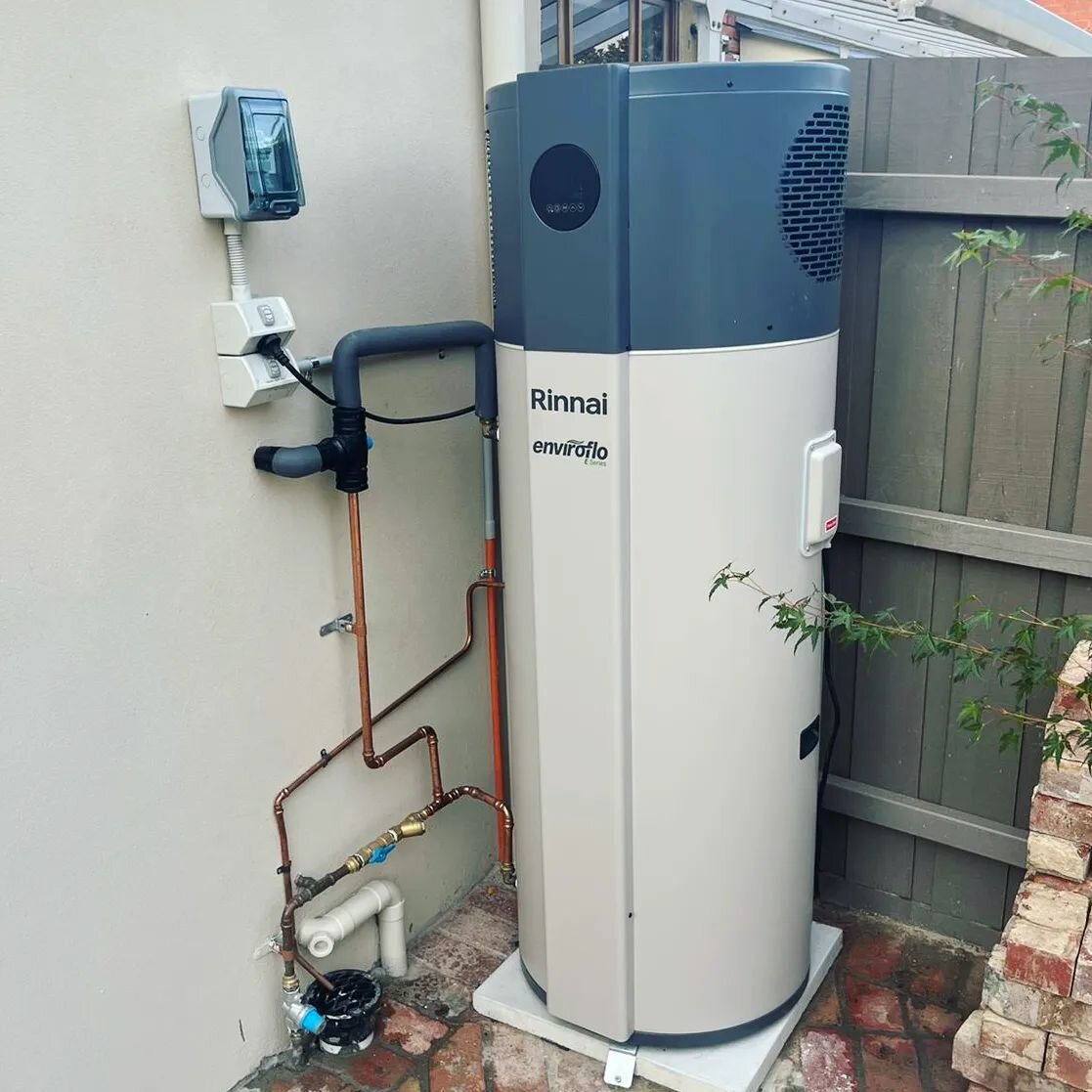 Replace your old hot water unit with a new energy efficent heat pump before winter sets in! 🥶  Contact us for more information

#hotwater #energyefficiency #plumbing #plumbingmelbourne