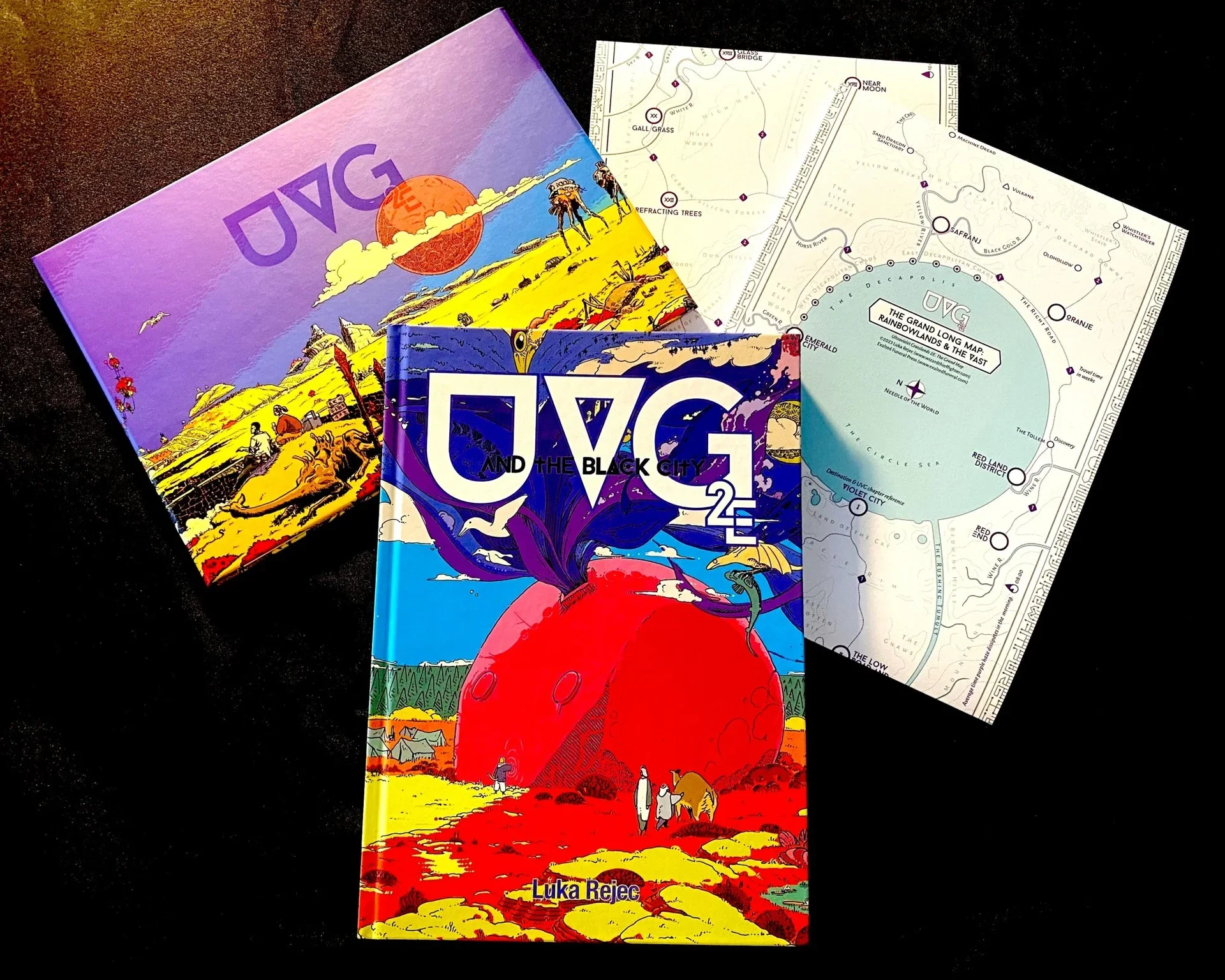 --UVG: Bundle (Libro tapa dura, pantalla del director, paquete mapas)