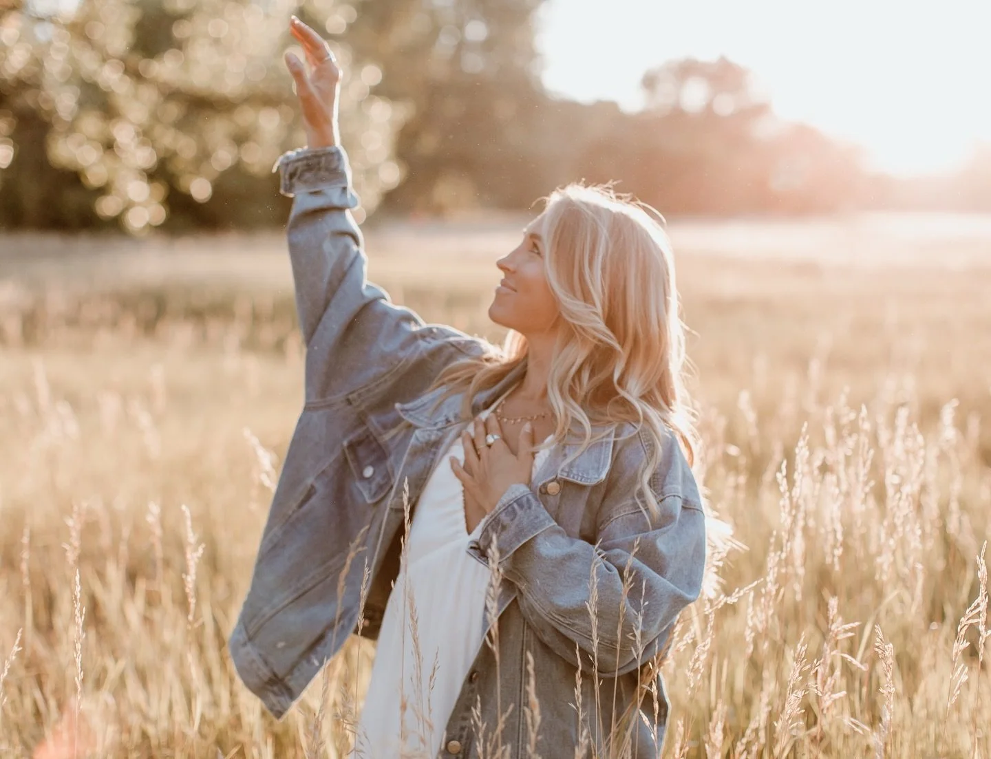 do you know how magnificent you are? 🥹

And yet&hellip; how often do you actually feel it?

So many of us downplay our brilliance. We mask. We want to receive - we want to connect - but can&rsquo;t even hold a simple compliment. This separation from