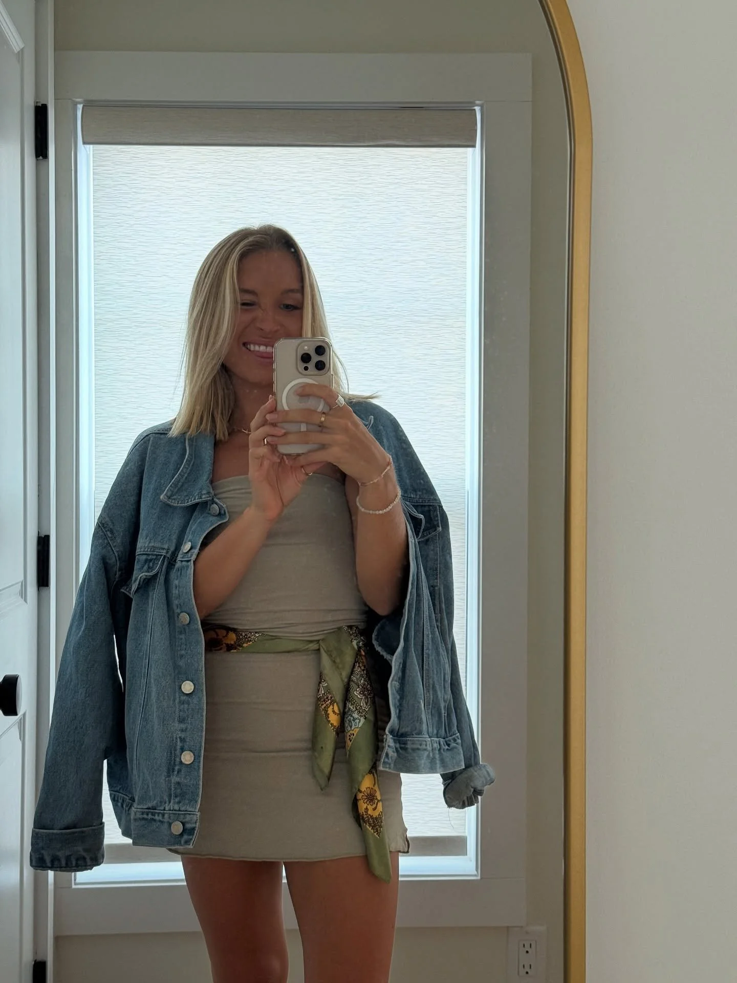 reminder: the mastery of our own energy makes us a magnet to what we desire 

secure attachment starts within &mdash; with rooting our own energy versus leaking it unconsciously 

may we all become more and more aware 🤍

💭 reply to any story &ldquo