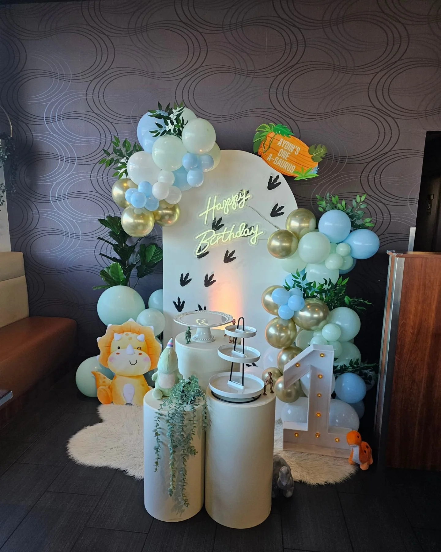 AYDIN'S ONE A-SAURUS 
For booking and other inquiries 
☎️: 613- 793-2981
Or
📧 : gemstonecraftsandevents@gmail.com 
 
One platform for everything 
*Handmadegoods ✂️
*Event decorations 🎉
*Event rentals🔨

Like and follow for more 😊💞