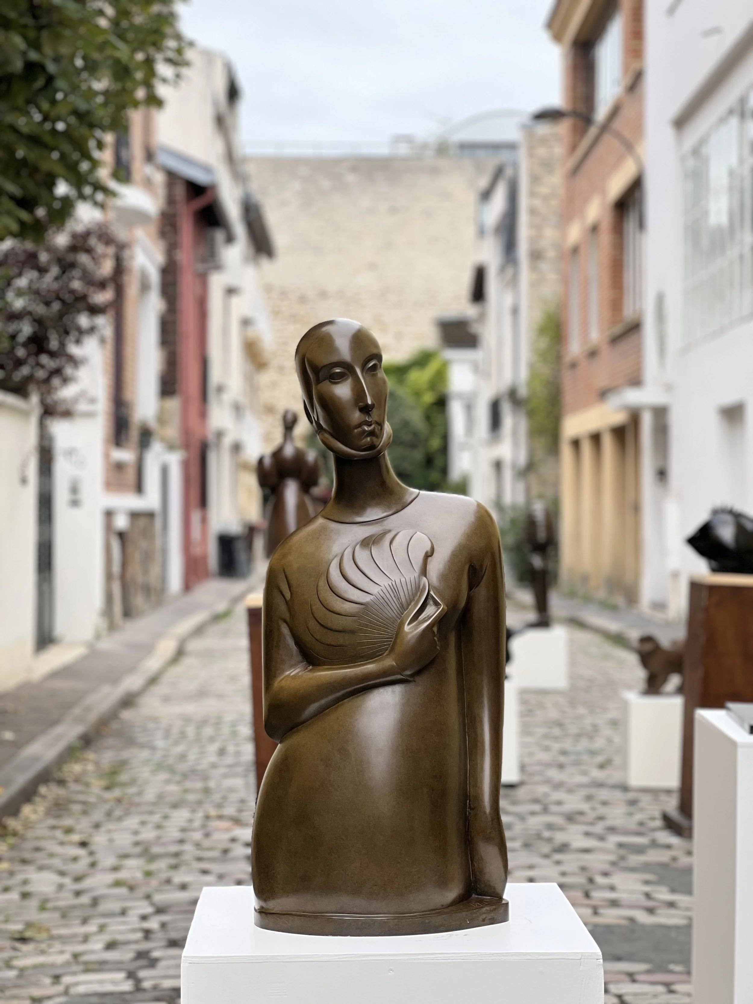 Woman with a fan, sculpture of Chana Orloff, Villa Seurat, Journées européennes du patrimoine Paris 75014