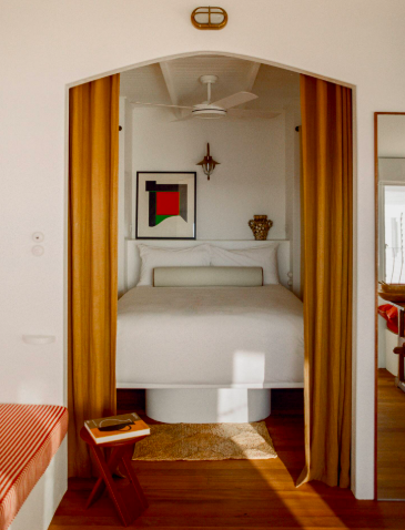 Assemble Electrical work at Il Delfino Airbnb Yamba