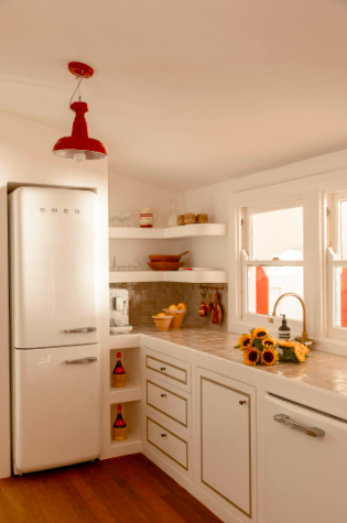 Assemble Electrical work at Il Delfino Airbnb Yamba