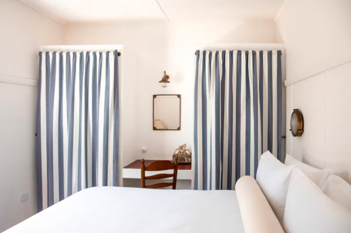 Assemble Electrical work at Il Delfino Airbnb Yamba