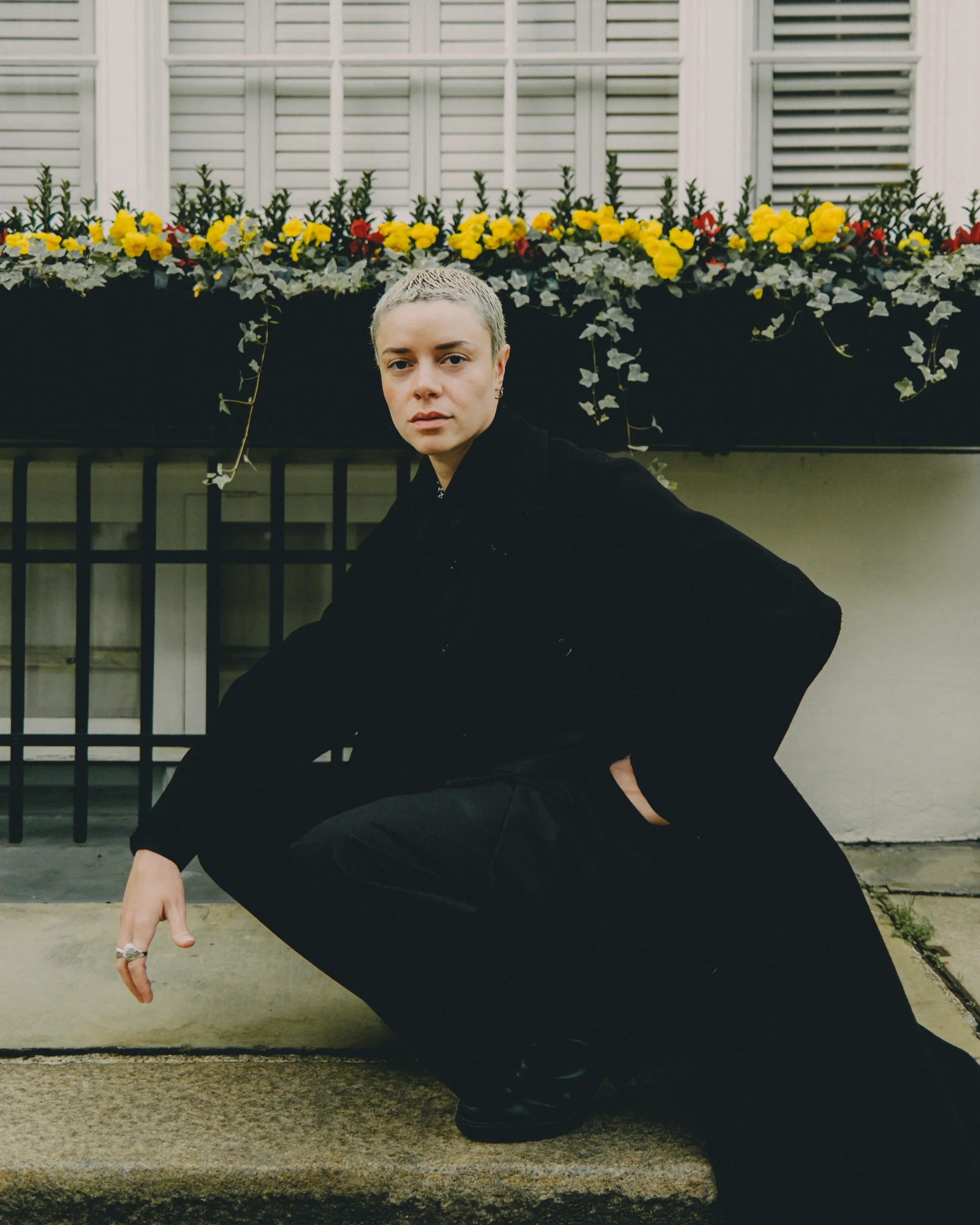 Quiet luxury editorial aesthetic featuring a model outdoors. High fashion photography by SVS® Sibeli Velázquez. Photographer based in Mexico City, CDMX.